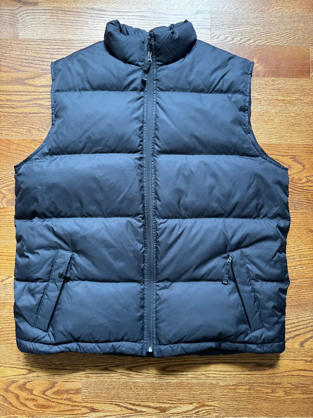 Men’s pro player Black Puffer Vest Size L Quilted Full Zip Winter Layer